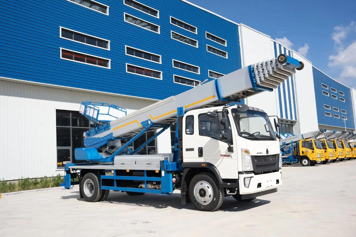 壤塘出租云梯车高空作业车 建筑垃圾搬运