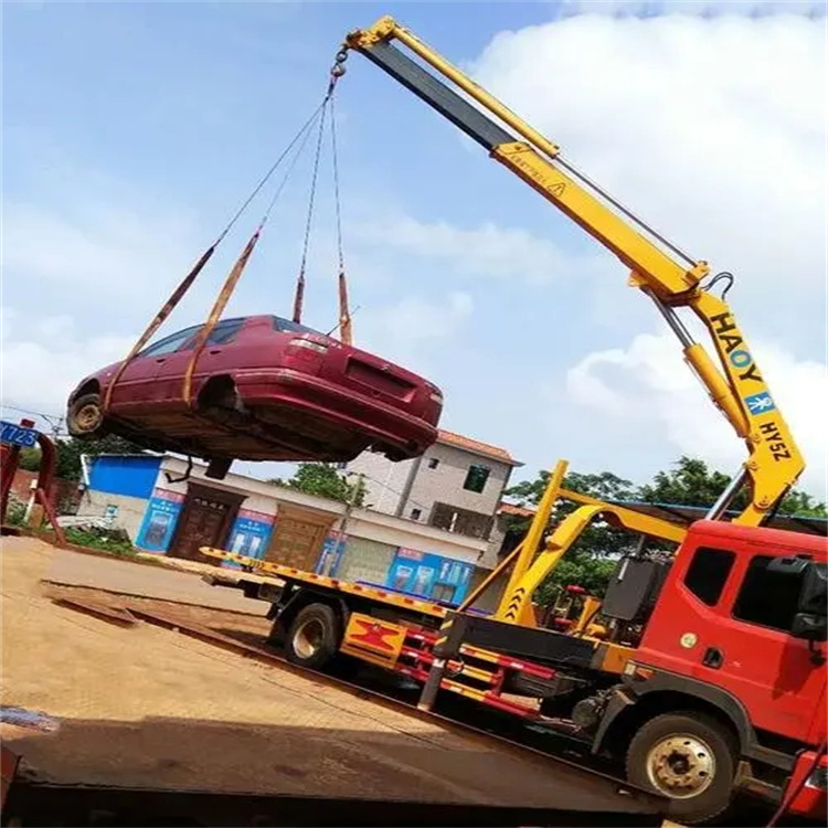 壤塘吊车吊汽车的正确方法